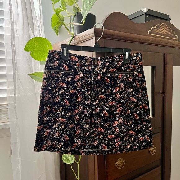 Floral corduroy skirt - Picture 1 of 2